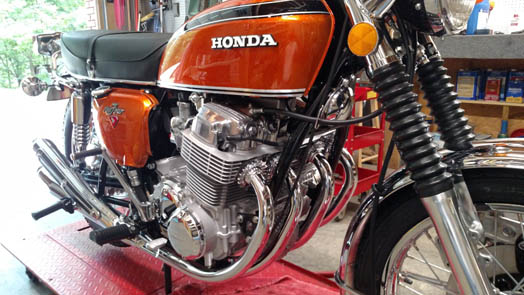 orange 1972 Honda 750